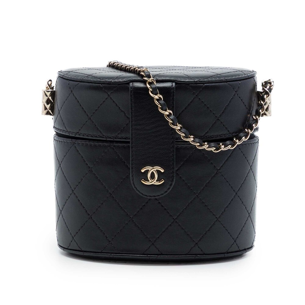 Pre-Loved Chanel CC Quilted Lambskin Round Vanity Clutch With Chain